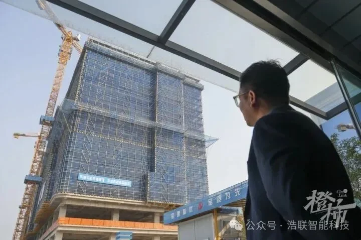 媒体聚焦 | 《都市快报》走进新中大科技园:大运河数智城AI企业上演未来图景