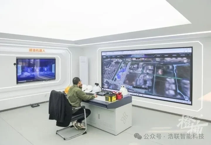 媒体聚焦 | 《都市快报》走进新中大科技园:大运河数智城AI企业上演未来图景新闻配图